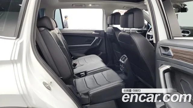 Volkswagen Tiguan — Фото автомобиля 12