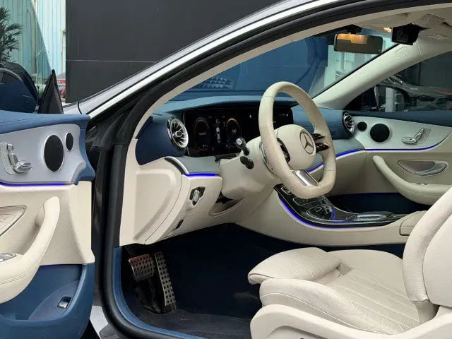 Mercedes-Benz E-Class — Фото автомобиля 11