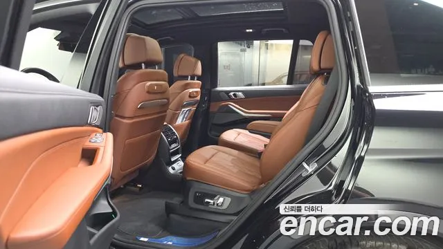 BMW X7 — Фото автомобиля 25