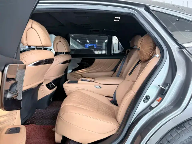 Lexus LS — Фото автомобиля 9