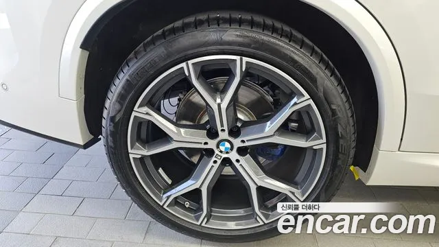 BMW X5 xDrive 40i M Sport — Фото автомобиля 5
