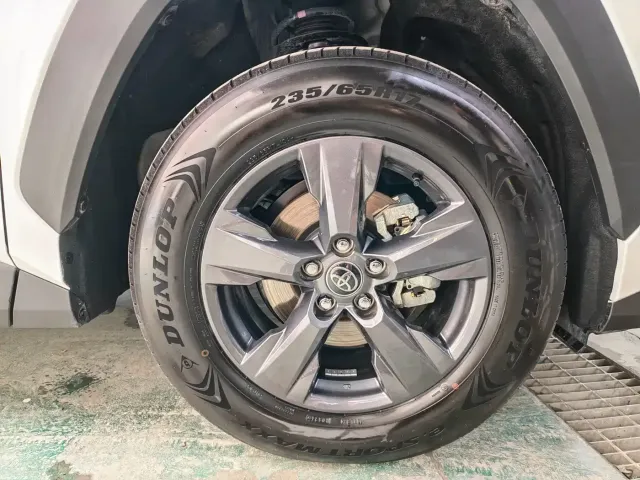 Toyota RAV4 — Фото автомобиля 19