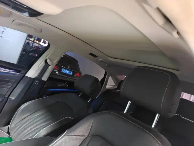 Volkswagen Passat — Фото автомобиля 8