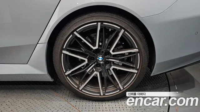 BMW M5 G90 — Фото автомобиля 6