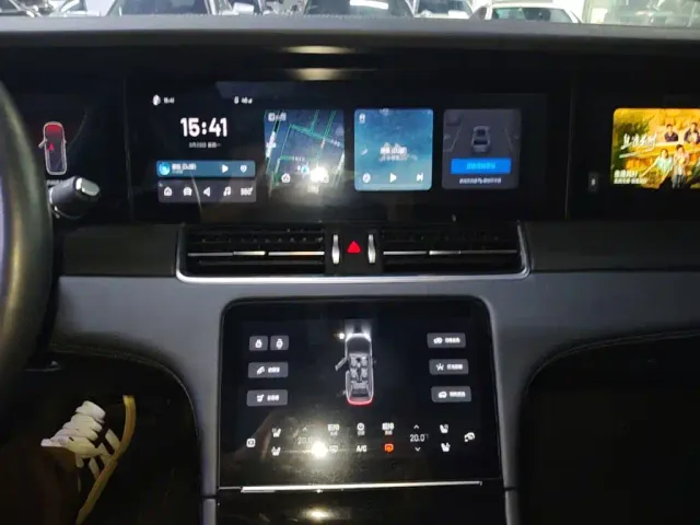 Li Auto ONE — Фото автомобиля 12