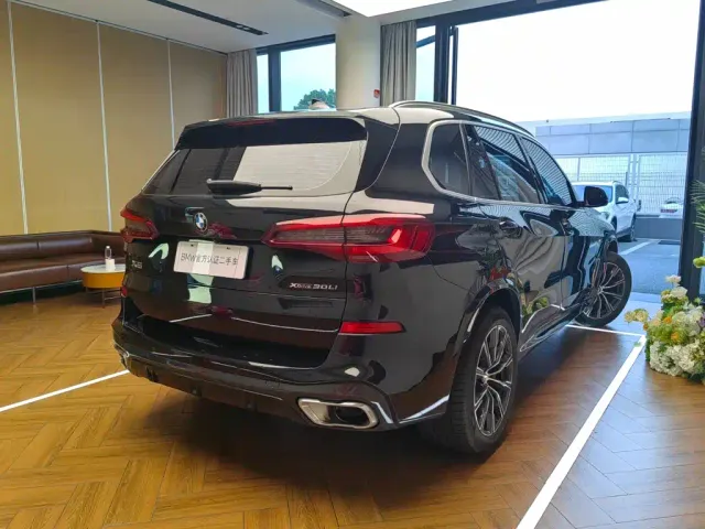 BMW X5 — Фото автомобиля 4