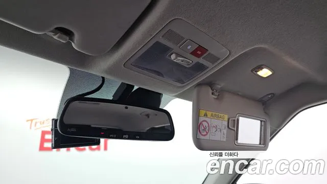 Hyundai Venue — Фото автомобиля 24