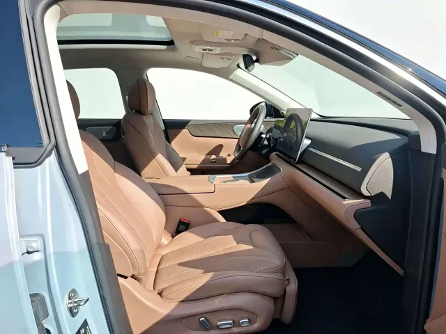 Leapmotor C11 — Фото автомобиля 5
