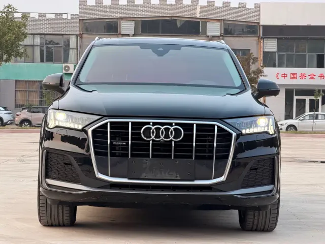 Audi Q7 — Фото автомобиля 2