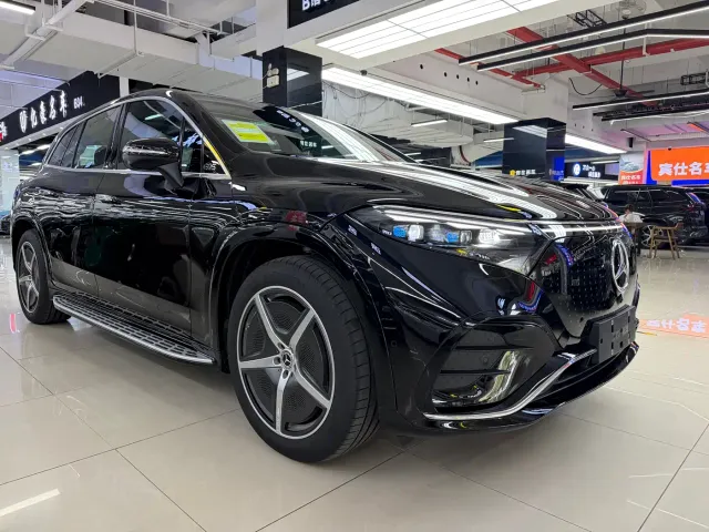 Mercedes-Benz EQS SUV — Фото автомобиля 2