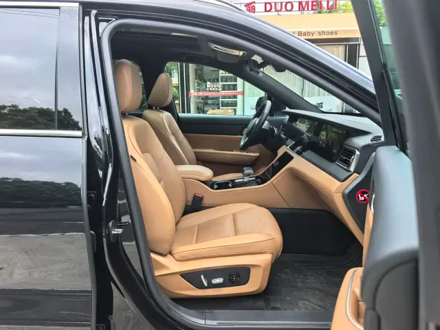 Li Auto ONE — Фото автомобиля 9