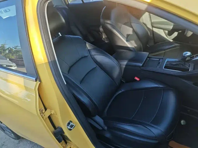 Roewe i5 — Фото автомобиля 24