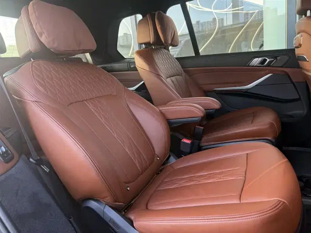 BMW X7 — Фото автомобиля 9