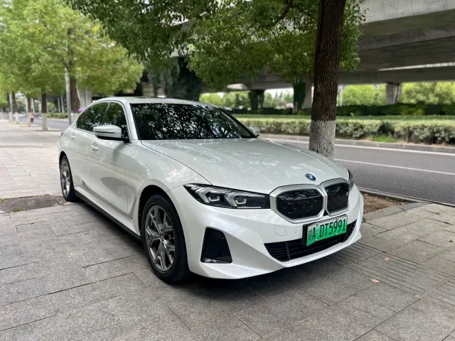 BMW i3 — Фото автомобиля 3