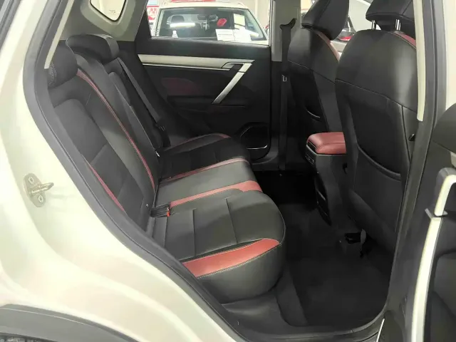 Geely Binyue — Фото автомобиля 13