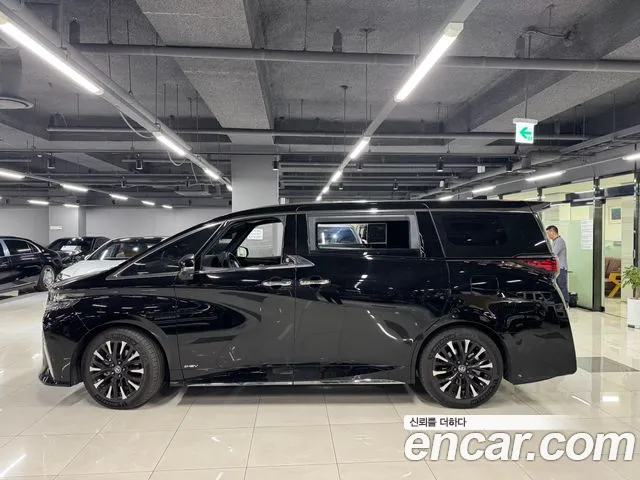 Toyota Alphard — Фото автомобиля 2