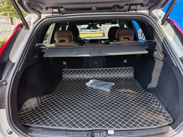 Volvo XC60 — Фото автомобиля 6