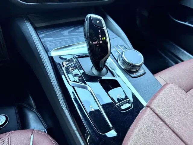 BMW 5 Series — Фото автомобиля 16