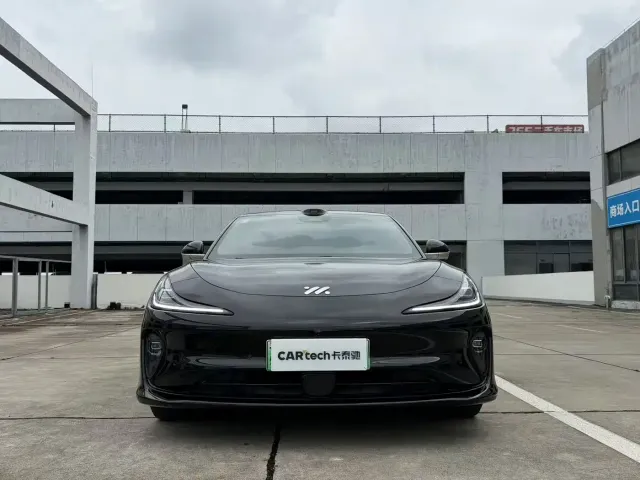 IM Motors L6 — Фото автомобиля 2