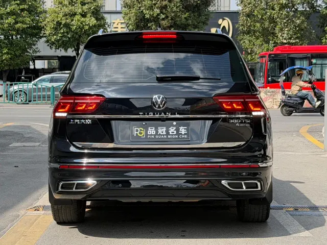 Volkswagen Tiguan L — Фото автомобиля 8