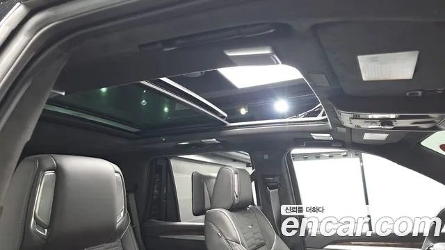 Cadillac Escalade — Фото автомобиля 18