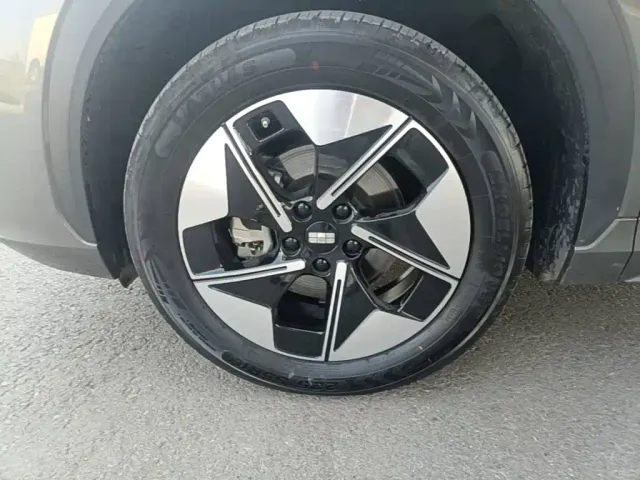 Geely Galaxy E5 — Фото автомобиля 22