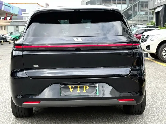 Li Auto L6 — Фото автомобиля 6