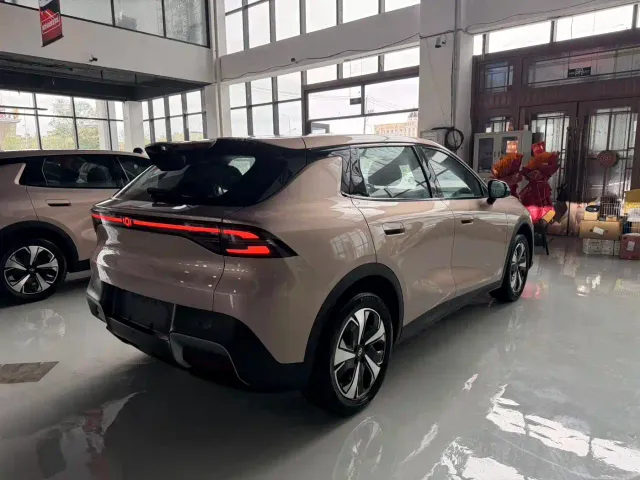 Changan Qiyuan Q05 — Фото автомобиля 7