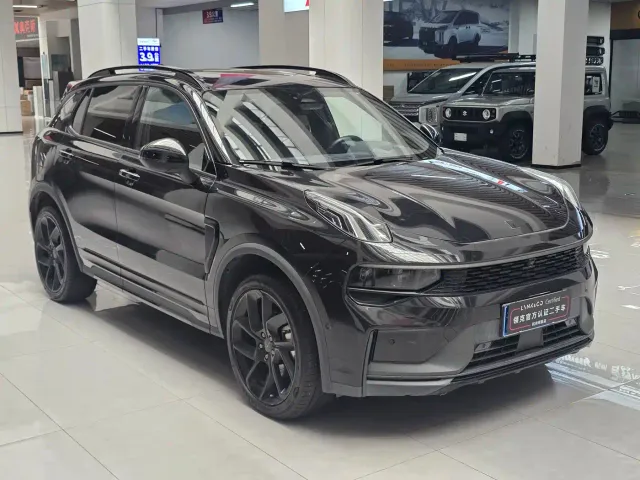 Lynk & Co 01 — Фото автомобиля 3