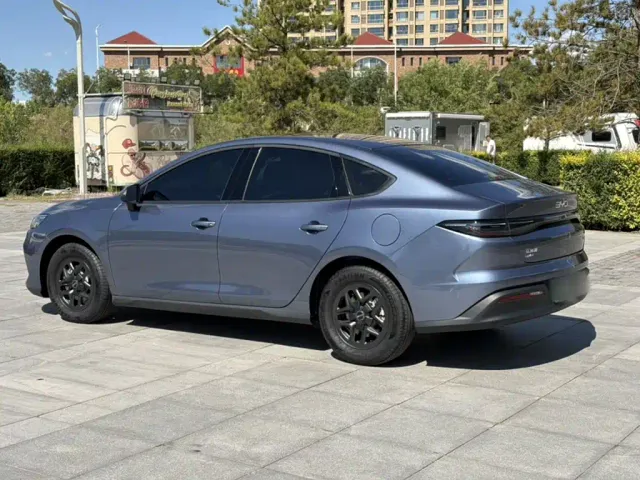 BYD Seal 05 DM-i — Фото автомобиля 9