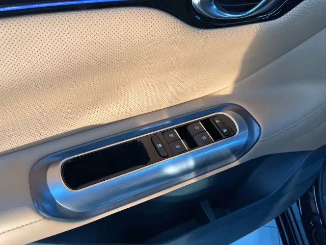GAC Trumpchi E8 — Фото автомобиля 24