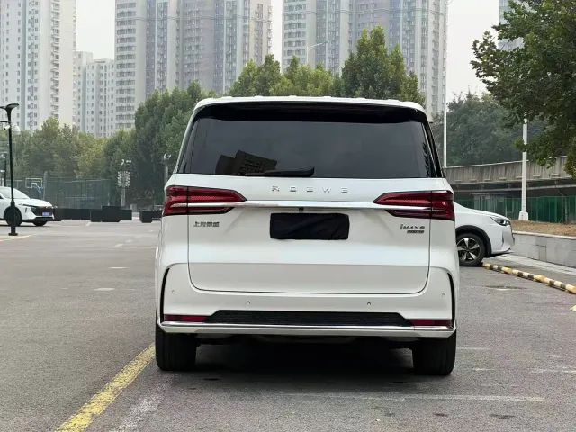 Roewe iMAX8 — Фото автомобиля 8
