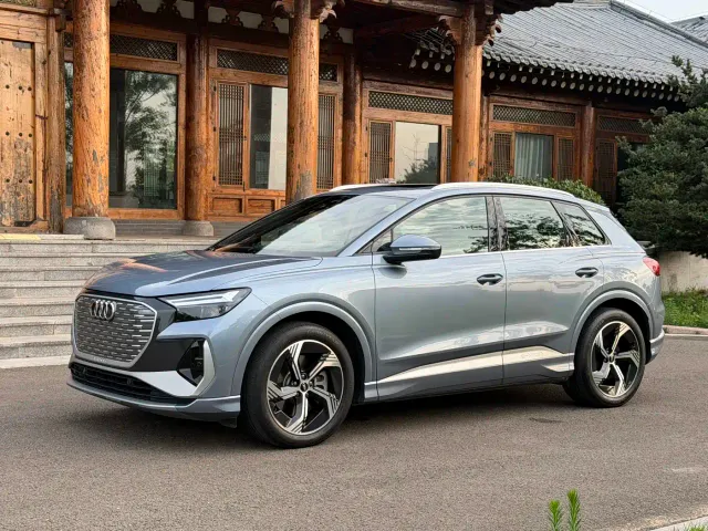 Фотография автомобиля — Audi Q4 e-tron