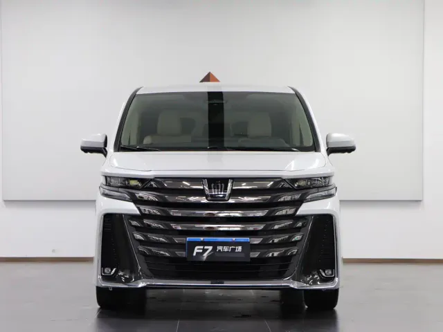Toyota Vellfire — Фото автомобиля 2