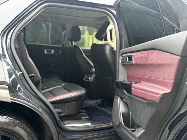 Ford Explorer — Фото автомобиля 10