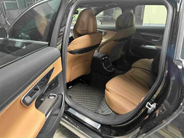 Mercedes-Benz E-Class — Фото автомобиля 8
