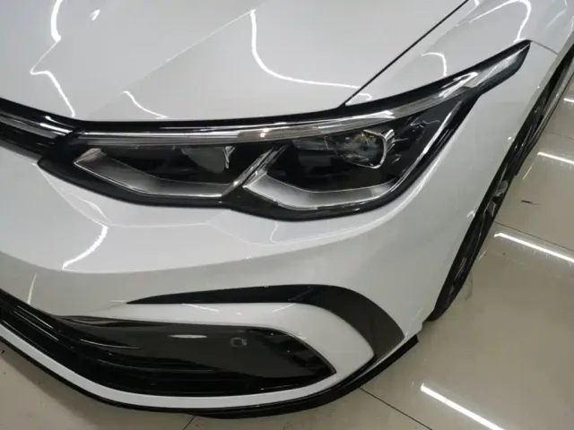 Volkswagen Golf — Фото автомобиля 23