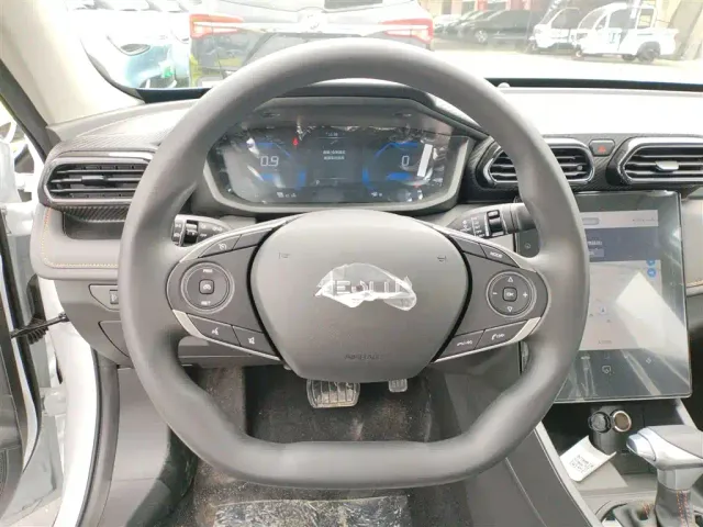 Dongfeng Yixuan — Фото автомобиля 10