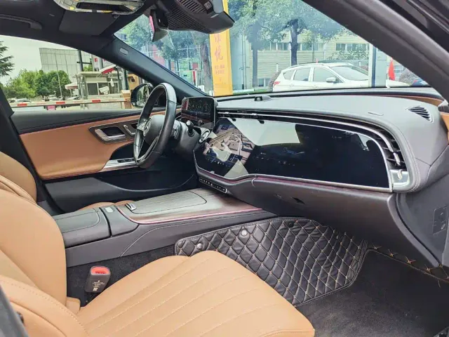 Mercedes-Benz E-Class — Фото автомобиля 29