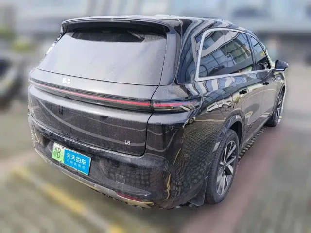 Li Auto L8 — Фото автомобиля 5