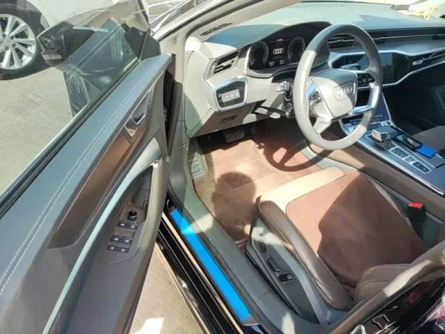 Audi A7L — Фото автомобиля 15