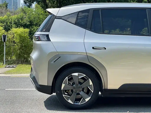 GAC Aion Y — Фото автомобиля 26