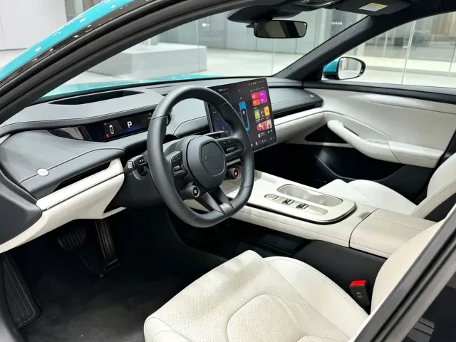 Xiaomi SU7 — Фото автомобиля 10
