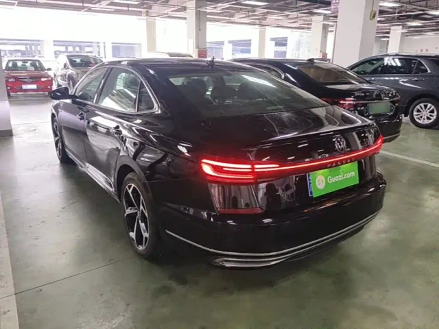 Volkswagen Passat — Фото автомобиля 4