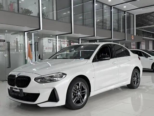 Фотография автомобиля — BMW 1 Series