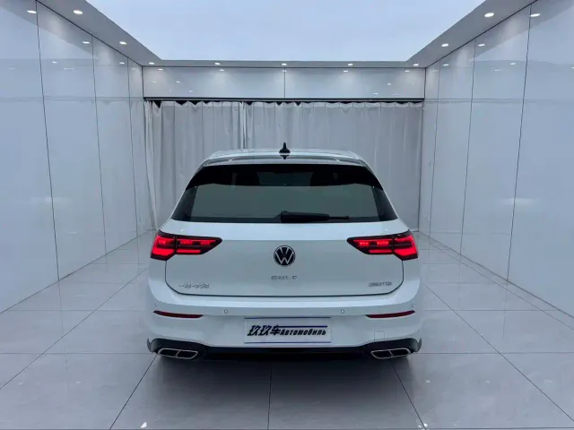 Volkswagen Golf — Фото автомобиля 5