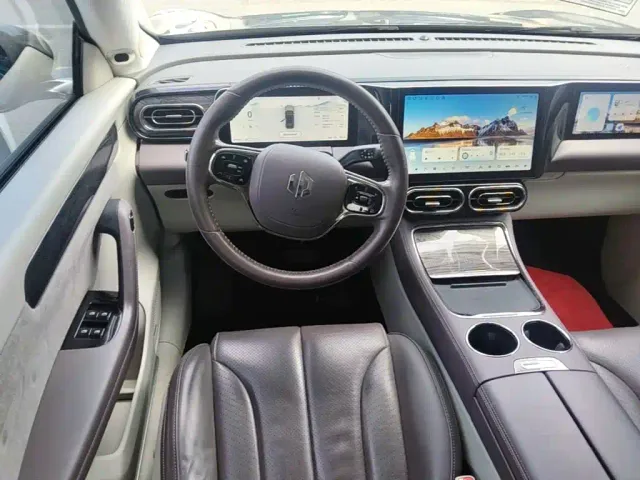 Leapmotor C11 — Фото автомобиля 10