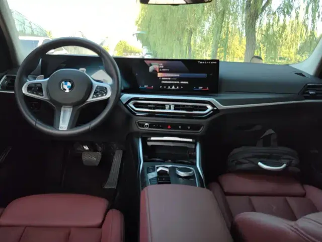 BMW 3 Series — Фото автомобиля 12