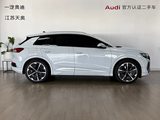 Audi Q4 e-tron — Фото автомобиля 3