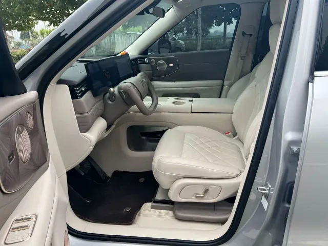 IM Motors LS9 — Фото автомобиля 4